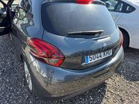 Usado Peugeot 208 Style 82 CV (60 kW) 2018 Gris / plata Utilitario