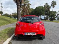 Usado Mazda 2 75 CV (55 kW) 2013 Rojo Utilitario