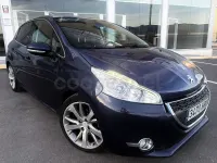 Usado Peugeot 208 Allure 120 CV (88 kW) 2014 Azul Utilitario