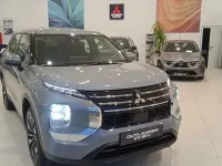 Nuevo Mitsubishi Outlander P-HEV Motion 306 CV (225 kW) 2026 Gris SUV