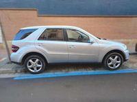 Usado Mercedes ML320 190 CV (139 kW) 2007 Gris SUV