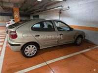 Usado Renault Mégane Authentique 80 CV (58 kW) 2001 Verde Berlina