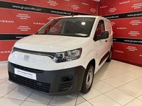 Usado Fiat Doblò 102 CV (75 kW) 2023 Blanco Monovolumen