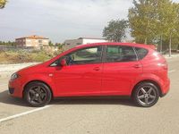 Usado Seat Altea Ecomotive 105 CV (77 kW) 2014 Rojo Monovolumen