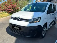 Usado Citroën Berlingo Live 102 CV (75 kW) 2022 Blanco Monovolumen