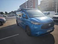 Usado Ford Tourneo Custom Titanium 232 CV (170 kW) 2025 Azul digital aqua (metalizado) Van