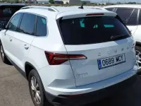 Usado Skoda Karoq Ambition 150 CV (110 kW) 2022 Blanco SUV