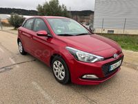 Usado Hyundai i20 84 CV (61 kW) 2016 Granate Berlina