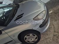 Usado Peugeot 206 90 CV (66 kW) 2000 Azul Berlina