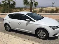Usado Seat Leon Style 105 CV (77 kW) 2014 Blanco Berlina