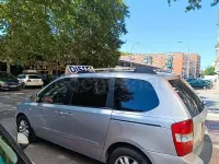 Usado Kia Carnival 185 CV (136 kW) 2009 Gris / plata Monovolumen