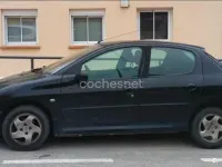 Usado Peugeot 206 70 CV (51 kW) 2003 Negro Berlina