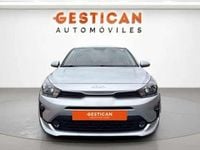 Usado Kia Rio 101 CV (74 kW) 2023 Plateado Berlina