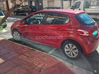 Usado Peugeot 208 Active 82 CV (60 kW) 2014 Rojo Utilitario