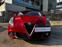 Usado Alfa Romeo Giulietta Super 120 CV (88 kW) 2016 Rojo Utilitario