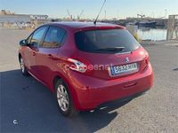 Usado Peugeot 208 Active 82 CV (60 kW) 2014 Granate Utilitario