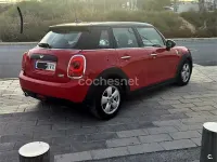 Usado Mini ONE 102 CV (75 kW) 2019 Rojo Utilitario