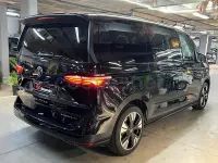 Usado VW Multivan 245 CV (180 kW) 2025 Negro Monovolumen