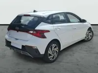 Usado Hyundai i20 101 CV (74 kW) 2025 Blanco Utilitario