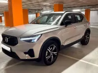 Usado Volvo XC40 Plus 162 CV (119 kW) 2025 Gris SUV