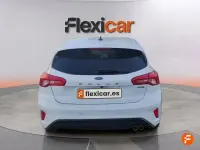 Usado Ford Focus ST-Line 125 CV (91 kW) 2022 Blanco Berlina