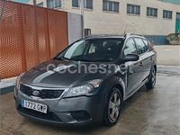 Usado Kia Ceed 90 CV (66 kW) 2010 Gris / plata Utilitario