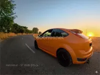 Usado Ford Focus ST 225 CV (165 kW) 2006 Naranja Berlina