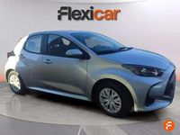 Usado Toyota Yaris Hybrid Business Edition 116 CV (85 kW) 2025 Gris Utilitario