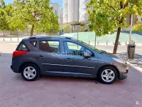 Usado Peugeot 207 Active 95 CV (69 kW) 2013 Gris / plata Familiar