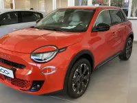 Nuevo Fiat 600E La Prima 114 kW (156 CV) 2025 Naranja
