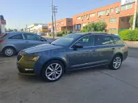 Usado Skoda Octavia Ambition 115 CV (84 kW) 2020 Gris / plata Familiar