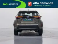 Używany Toyota Yaris Cross Active 91 KM (66 kW) 2022 Brązowy SUV