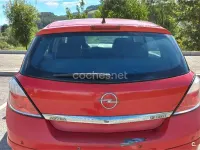 Usado Opel Astra Cosmo 120 CV (88 kW) 2005 Granate Berlina