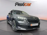 Usado Skoda Kamiq Sport 110 CV (80 kW) 2022 Gris SUV