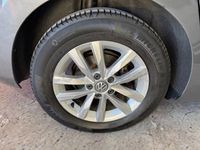 Usado VW Touran Edition 110 CV (80 kW) 2016 Gris / plata Monovolumen