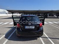 Usado Toyota Yaris Active 99 CV (72 kW) 2015 Negro Utilitario