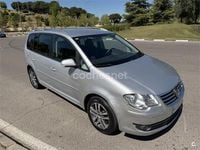 Usado VW Touran 140 CV (102 kW) 2007 Gris / plata Monovolumen