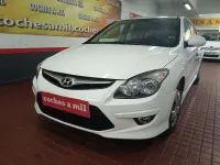Usado Hyundai i30 Classic 109 CV (80 kW) 2011 Blanco Utilitario