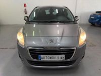 Usado Peugeot 5008 Style 120 CV (88 kW) 2016 Gris / plata Monovolumen