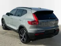 Nuevo Volvo XC40 Plus 163 CV (119 kW) 2026 Gris / plata SUV