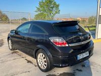 Usado Opel Astra GTC Sport 120 CV (88 kW) 2006 Negro Berlina