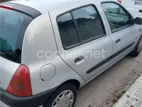 Usado Renault Clio 75 CV (55 kW) 2001 Gris / plata Berlina