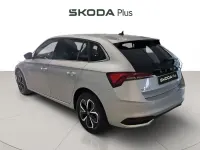 Usado Skoda Scala Selection 115 CV (84 kW) 2025 Gris plata Utilitario