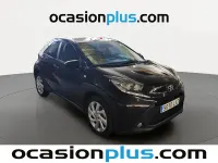 Usado Toyota Aygo X Play 72 CV (52 kW) 2022 Negro SUV