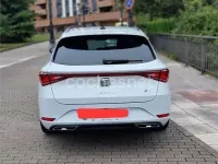 Usado Seat Leon FR 110 CV (80 kW) 2024 Blanco Familiar