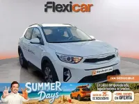 Usado Kia Stonic 84 CV (61 kW) 2024 Blanco SUV