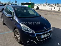 Usado Peugeot 208 Allure 110 CV (80 kW) 2018 Azul Utilitario