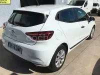 Usado Renault Clio V Business 100 CV (73 kW) 2021 Blanco Berlina