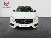 Usado Mercedes GLA180 122 CV (89 kW) 2020 Blanco SUV