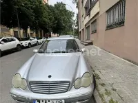 Usado Mercedes C220 Elegance 143 CV (105 kW) 2002 Gris / plata Berlina